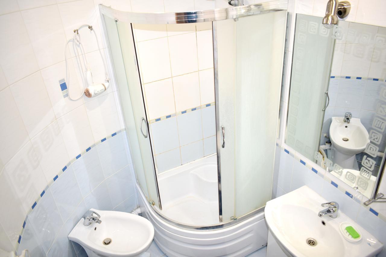 Apartment On Krushelnitskoy 73 리우네 외부 사진
